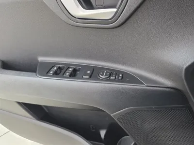 Kia Stonic 2020, 92439 км, за 8919.72 USD - фото 12