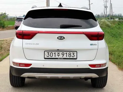 Kia Sportage 2017, 126449 км, за 8467.9 USD