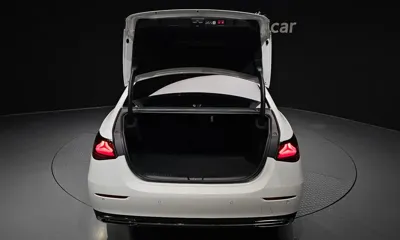 Mercedes-Benz E-Class 2026, 2447 км, за 43718 USD - фото 20