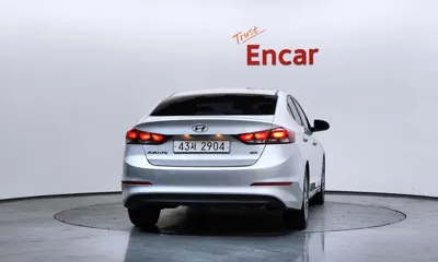 Hyundai Avante 2017, 109161 км, за 6210.77 USD