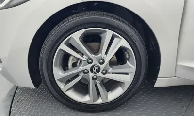 Hyundai Avante 2017, 109161 км, за 6210.77 USD