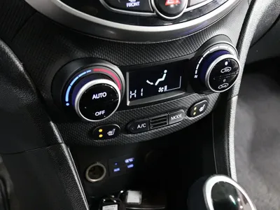 Hyundai Accent 2016, 106000 км, за 3898.25 USD - фото 13