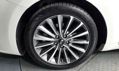 Kia K7 2019, 88202 км, за 8587.05 USD
