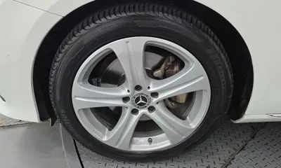 Mercedes-Benz E-Class 2018, 40046 км, за 15436.15 USD