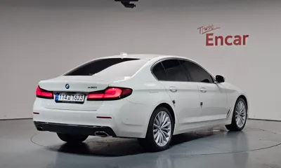 BMW 5-Series 2023, 30987 км, за 23354.17 USD