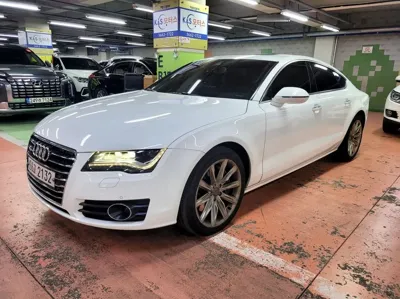 Audi A7 2014, 191435 км, за 4690.56 USD