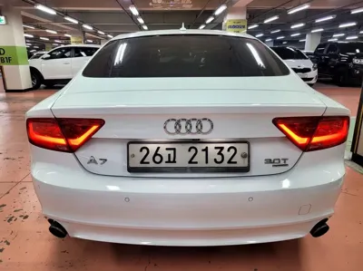 Audi A7 2014, 191435 км, за 4690.56 USD