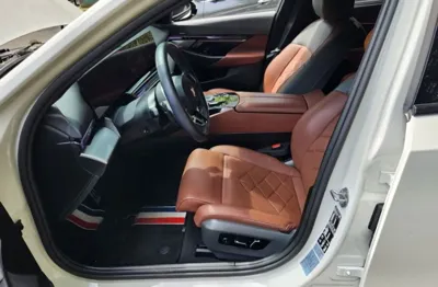 BMW 5-Series 2024, 31849 км, за 48903.77 USD - фото 8