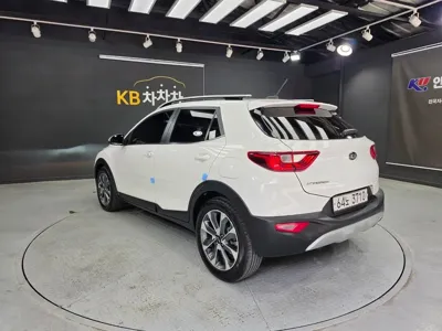 Kia Stonic 2018, 97104 км, за 7020.73 USD - фото 6