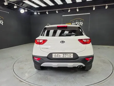 Kia Stonic 2018, 97104 км, за 7020.73 USD - фото 7