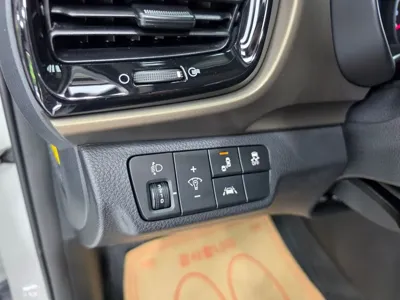 Kia Stonic 2018, 97104 км, за 7020.73 USD - фото 13