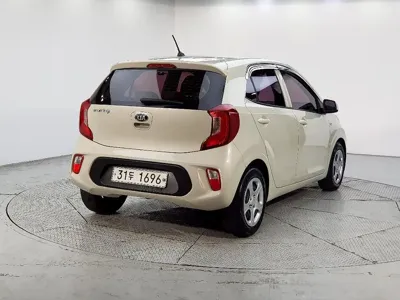 Kia Morning 2017, 179000 км, за 2790.79 USD