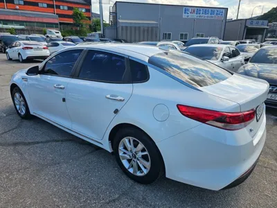Kia K5 2016, 188326 км, за 4234.53 USD