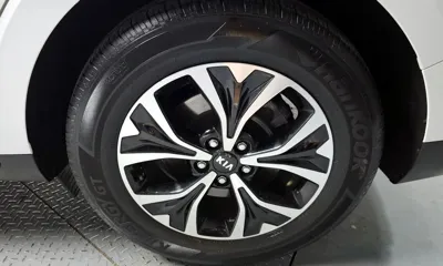 Kia Canival 2021, 129844 км, за 13213.92 USD