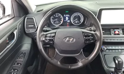 Hyundai Grandeur 2018, 95118 км, за 10505.45 USD - фото 13