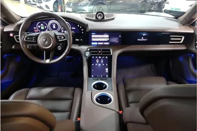 Porsche Taycan 2025, 9100 км, за 122686.1 USD - фото 9
