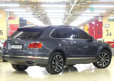 Bentley Bentayga 2017, 55641 км, за 61861.02 USD