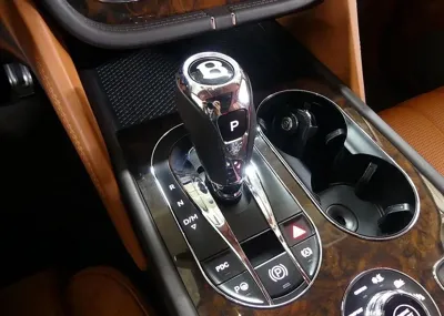 Bentley Bentayga 2017, 55641 км, за 61756.46 USD - фото 7