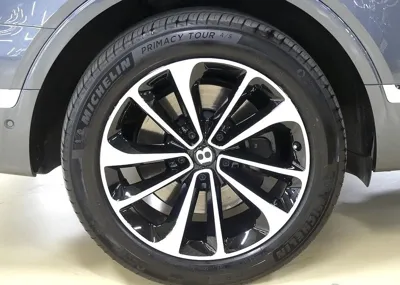 Bentley Bentayga 2017, 55641 км, за 61756.46 USD - фото 9