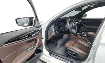 BMW 5-Series 2022, 73606 км, за 25928.84 USD - фото 10