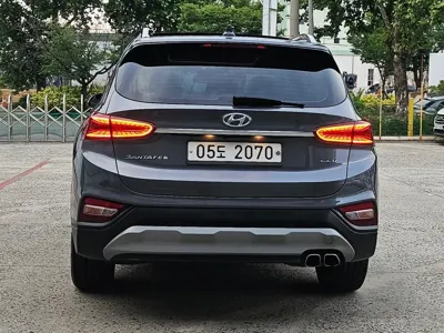 Hyundai Santafe 2019, 105609 км, за 9608.01 USD