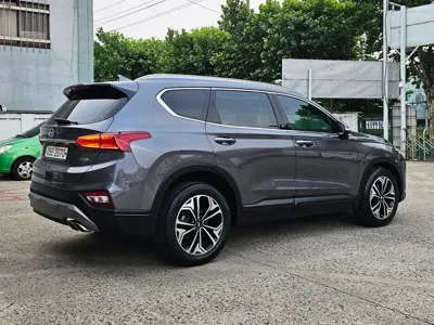 Hyundai Santafe 2019, 105609 км, за 9608.01 USD