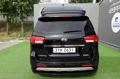 Kia Canival 2016, 105361 км, за 12223.32 USD