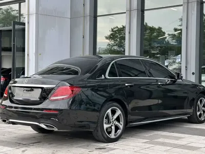 Mercedes-Benz E-Class 2019, 100000 км, за 24837.66 USD