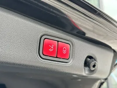Mercedes-Benz E-Class 2019, 100000 км, за 24837.66 USD - фото 6