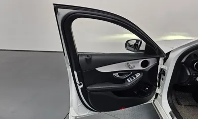 Mercedes-Benz C-Class 2020, 60399 км, за 15071.4 USD - фото 24