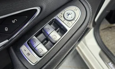 Mercedes-Benz C-Class 2020, 60399 км, за 15071.4 USD - фото 28