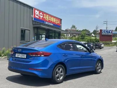 Hyundai Avante 2016, 129000 км, за 4266.77 USD - фото 6