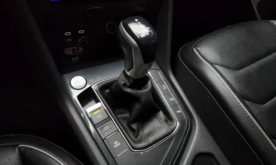 Volkswagen Tiguan 2021, 55142 км, за 18764.45 USD - фото 9
