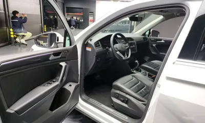 Volkswagen Tiguan 2021, 55142 км, за 18764.45 USD - фото 10