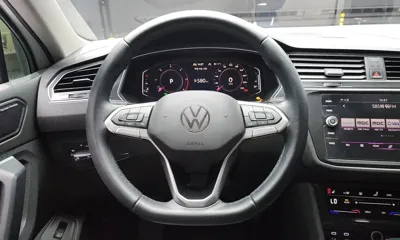 Volkswagen Tiguan 2021, 55142 км, за 18764.45 USD - фото 13