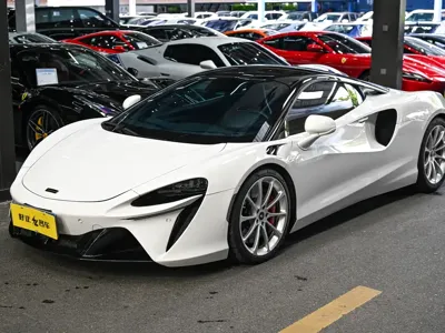 McLaren Artura · 2025 год