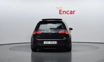Volkswagen Golf 2014, 180668 км, за 10576.42 USD