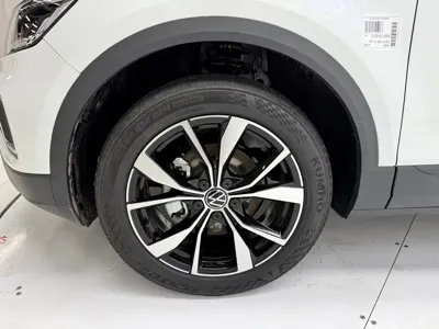 Volkswagen T-Roc 2026, 100 км, за 16597.68 USD - фото 8