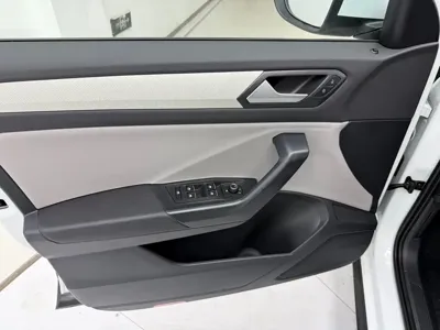 Volkswagen T-Roc 2026, 100 км, за 16597.68 USD - фото 15