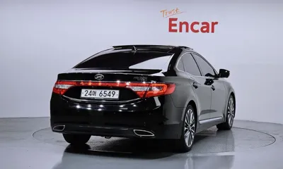 Hyundai Grandeur 2013, 104223 км, за 4565.16 USD