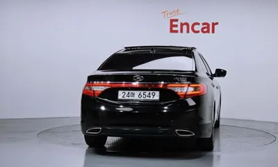 Hyundai Grandeur 2013, 104223 км, за 4565.16 USD