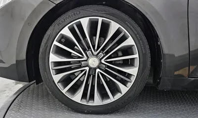 Hyundai Grandeur 2013, 104223 км, за 4565.16 USD