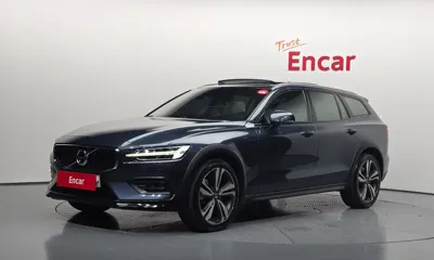 Volvo V60 · 2020 год
