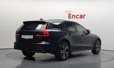 Volvo V60 2020, 147026 км, за 14006.52 USD