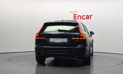 Volvo V60 2020, 147026 км, за 14006.52 USD