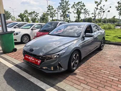 Hyundai Elantra · 2023 год