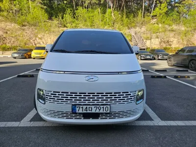 Hyundai Staria 2022, 89032 км, за 15557.31 USD