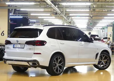 BMW X5 2025, 5600 км, за 82558.64 USD - фото 2