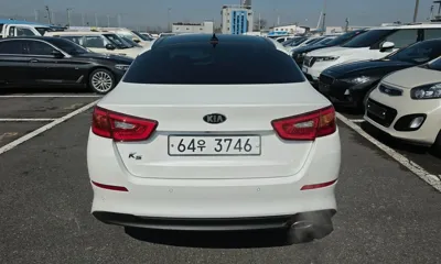 Kia K5 2015, 107093 км, за 5005.52 USD