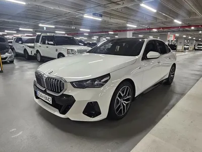BMW 5-Series · 2024 год